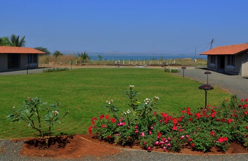 Nashik Other | Waterfront Farmstay Near Vineyards