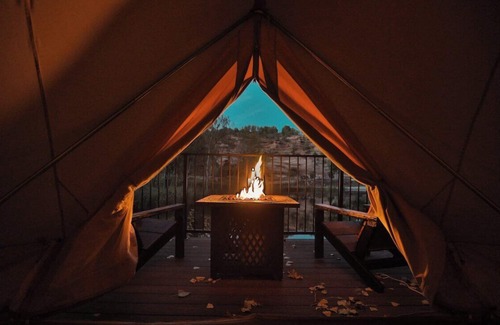 Kanab RV Rental | Waterfront Glamping Suite w Private Deck #2