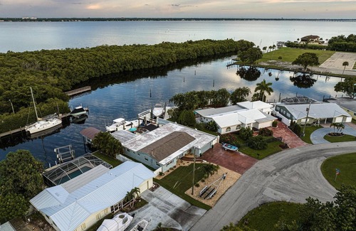 Lochmoor Waterway Estates House | Waterfront, Heated Pool, Hot Tub-Villa Treasure Cove-Roelens Vacations