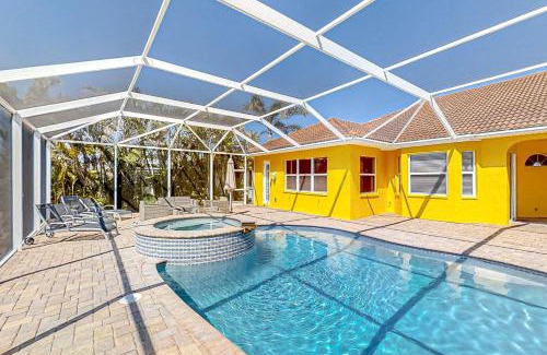 Cape Coral House | Waterfront Hideaway