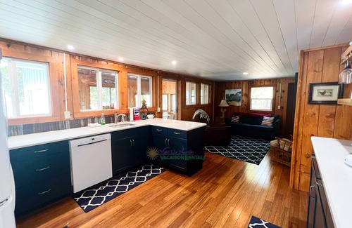 Lake Leelanau House | Waterfront home and guest cottage on Lake Leelanau. Pet ok. Sleeps 11.