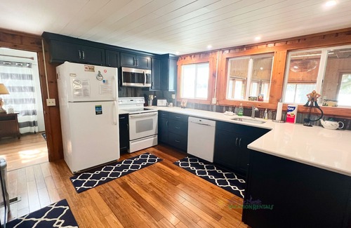 Lake Leelanau House | Waterfront home and guest cottage on Lake Leelanau. Pet ok. Sleeps 11.