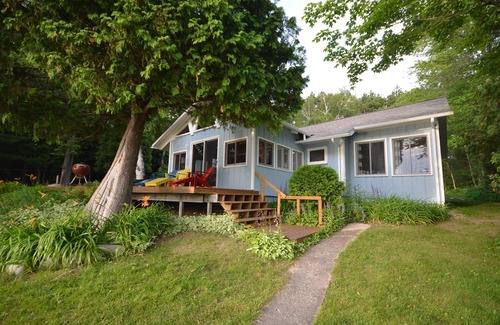 Lake Leelanau House | Waterfront home and guest cottage on Lake Leelanau. Pet ok. Sleeps 11.