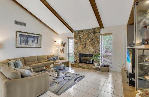 Marco Island House | Waterfront home on key lot with pool/view of river