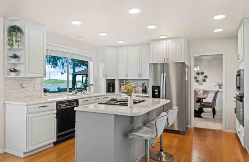 Olympia House | Waterfront home with Hot Tub and breathtaking Mt Rainier view