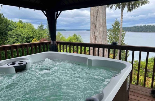 Olympia House | Waterfront home with Hot Tub and breathtaking Mt Rainier view