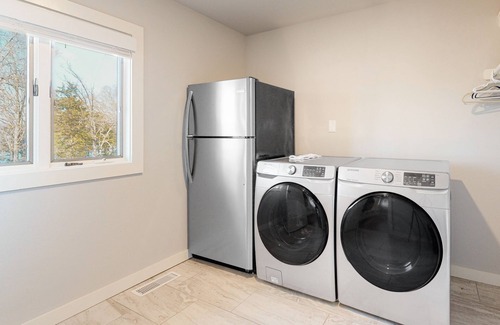 Rogers House | Waterfront home with Ping-Pong, washer/dryer & fireplace