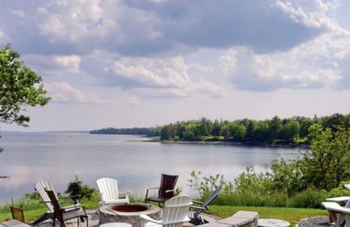 Ellsworth House | Waterfront home with amazing views