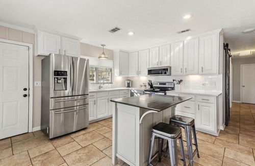 Dadeville House | Waterfront House & Guest House on Lake Martin!