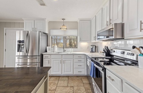Dadeville House | Waterfront House & Guest House on Lake Martin!