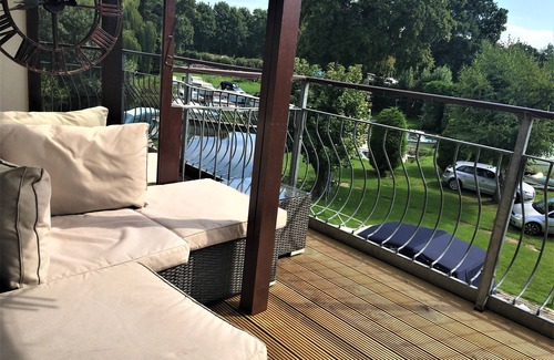 St Neots House | Waterfront House in the heart of St.Neots