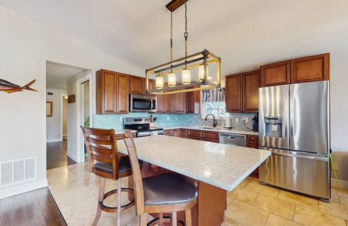 Granite Shoals House | Waterfront house on Lake LBJ with full kitchen, patio, pool table & dog-friendly