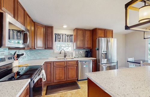 Granite Shoals House | Waterfront house on Lake LBJ with full kitchen, patio, pool table & dog-friendly