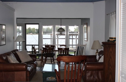 Lakeview Cottage | WATERFRONT INDIAN LAKE COTTAGE WITH BOAT DOCK