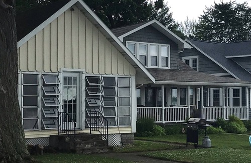 Lakeview Cottage | WATERFRONT INDIAN LAKE COTTAGE WITH BOAT DOCK
