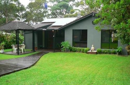 Sanctuary Point House | Waterfront Jervis Bay Escape Cooinda