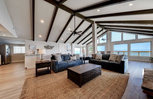 Canyon Lake House | Waterfront Lake House With Hot Tub & Firepit