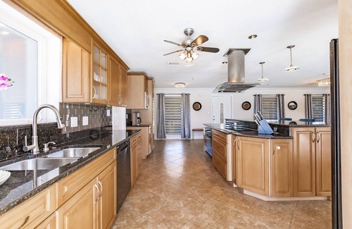 Edgewater House | WATERFRONT MODERN 4/2 FLORIDA HOME POOL BOAT DOCK AND LIFT DIRECT GULF ACCESS
