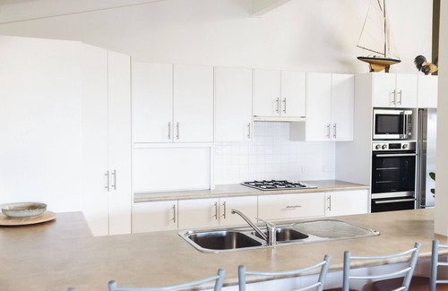Mossy Point House | Waterfront @ Mossy - Own Private Jetty; minutes to Beach and 5 minutes to Mogo
