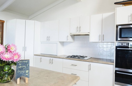 Mossy Point House | Waterfront @ Mossy - Own Private Jetty; minutes to Beach and 5 minutes to Mogo