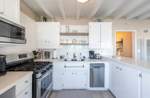 Balboa Peninsula House | Waterfront Newport Condos w. Dock Access Walk to Balboa Fun Zone and Beach