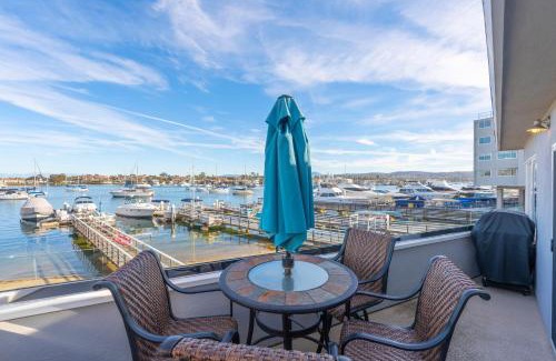 Balboa Peninsula House | Waterfront Newport Condos w. Dock Access Walk to Balboa Fun Zone and Beach