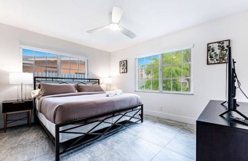 Lauderdale Harbours House | Waterfront Oasis Near Las Olas