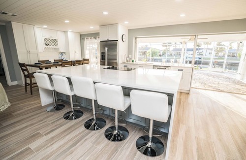 Bal Harbour House | Waterfront Oasis with Pool, Spa + Lanai Bar - Simply Blessed