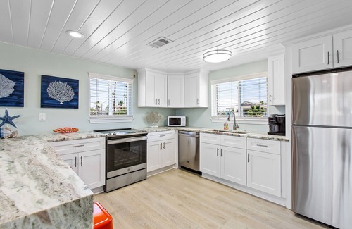 Jamaica Beach House | Waterfront on Bay +Beach+Kayak+ShuffleBoard+Cornhole+Great Fishing