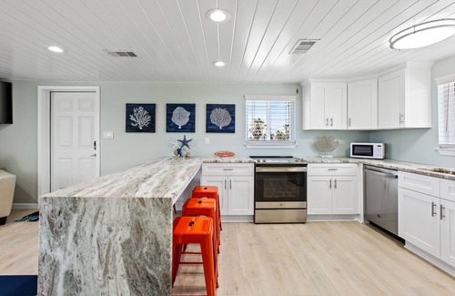 Jamaica Beach House | Waterfront on Bay +Beach+Kayak+ShuffleBoard+Cornhole+Great Fishing