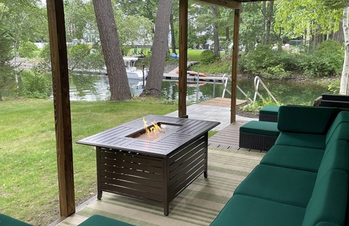 South Casco House | Waterfront Retreat on Jordan Bay - Sebago Lake
