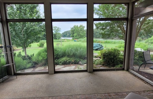 Queenstown House | Waterfront Retreat with a New in ground pool! The Eastern Shore at it's best!