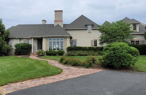 Queenstown House | Waterfront Retreat with a New in ground pool! The Eastern Shore at it's best!