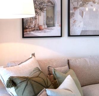 Maroochydore House | Waterfront Stay at Sunshine Villa
