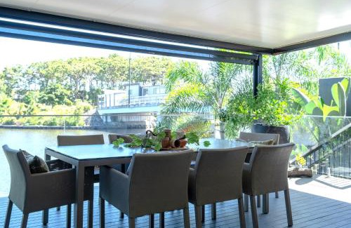 Maroochydore House | Waterfront Stay at Sunshine Villa