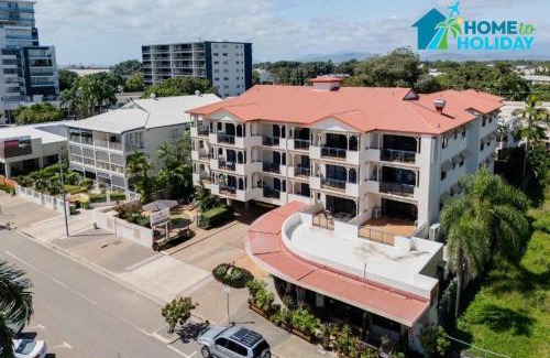 South Townsville Apartment | Waterfront Stay