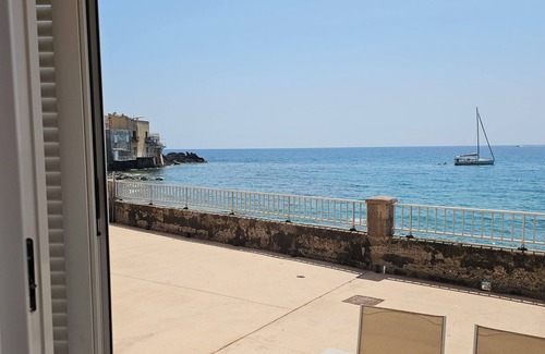 Erbalunga Apartment | WATERFRONT STUDIO