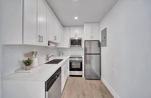 Coral Ridge Apartment | Waterfront Unit #3 20 Min Walk to Beach Shops and Restaurants