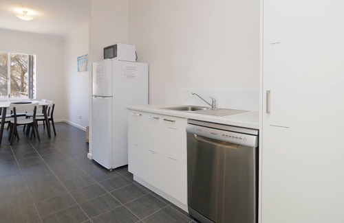 Falcon Apartment | Waterfront - view from your Courtyard!
