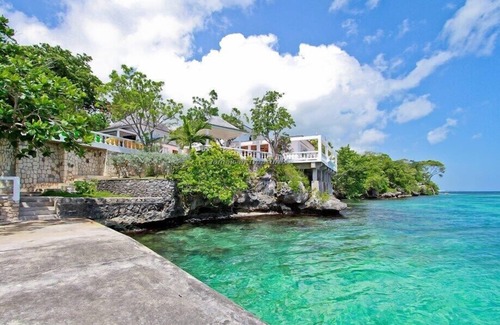 Ocho Rios Villa | Waterfront Villa! Fully Staffed! Pool! Kayaks! Jasmin Hill in Ocho Rios 4