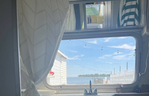 Usmma House | Waterfront Vintage Airstream on City Island in the Bronx - 25 mins to midtownNYC