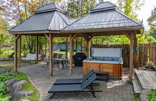 Saint-Raymond Ski Chalet | Waterfront with VIEW and SPA