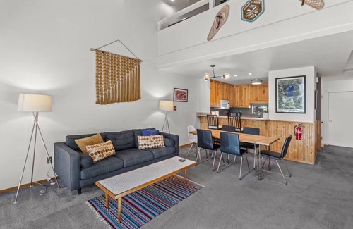 Carnelian Woods Condo | Waterman's Retreat - Easy 2 Block Walk to the Beach