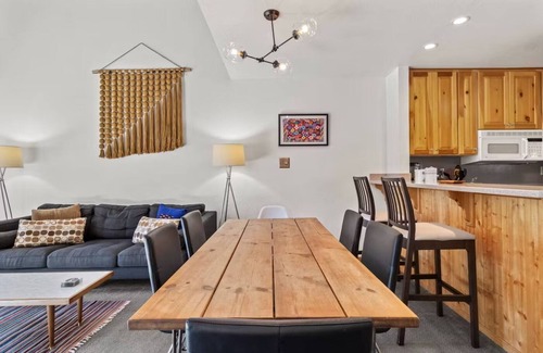 Carnelian Woods Condo | Waterman's Retreat - Easy 2 Block Walk to the Beach