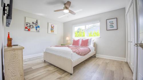 Weston House | WatersEdge - Lakefront Beauty, Saltwater Pool