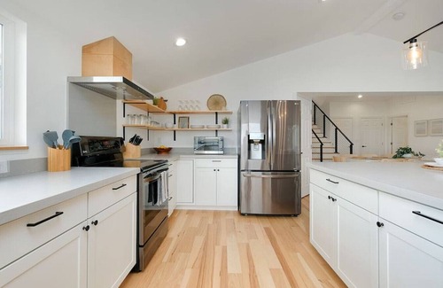 Navy Yard City House | Waterview 4BR Home w/Hot Tub, Spa Bath & Game Room
