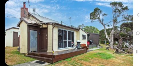 Strahan Apartment | Waterview at Lettes Bay