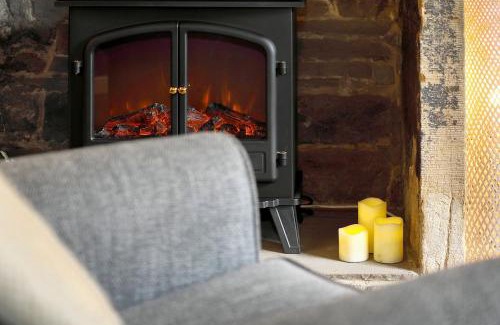 Holmfirth House | Waterview Cottage - a peaceful riverside location