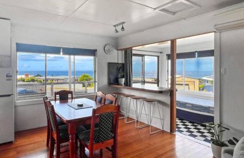 Scamander House | Wave Side Cottage Scamander Sleeps 5