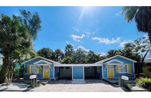 Sunset Beach Cottage | "Waves" Cottage on Sunset Beach